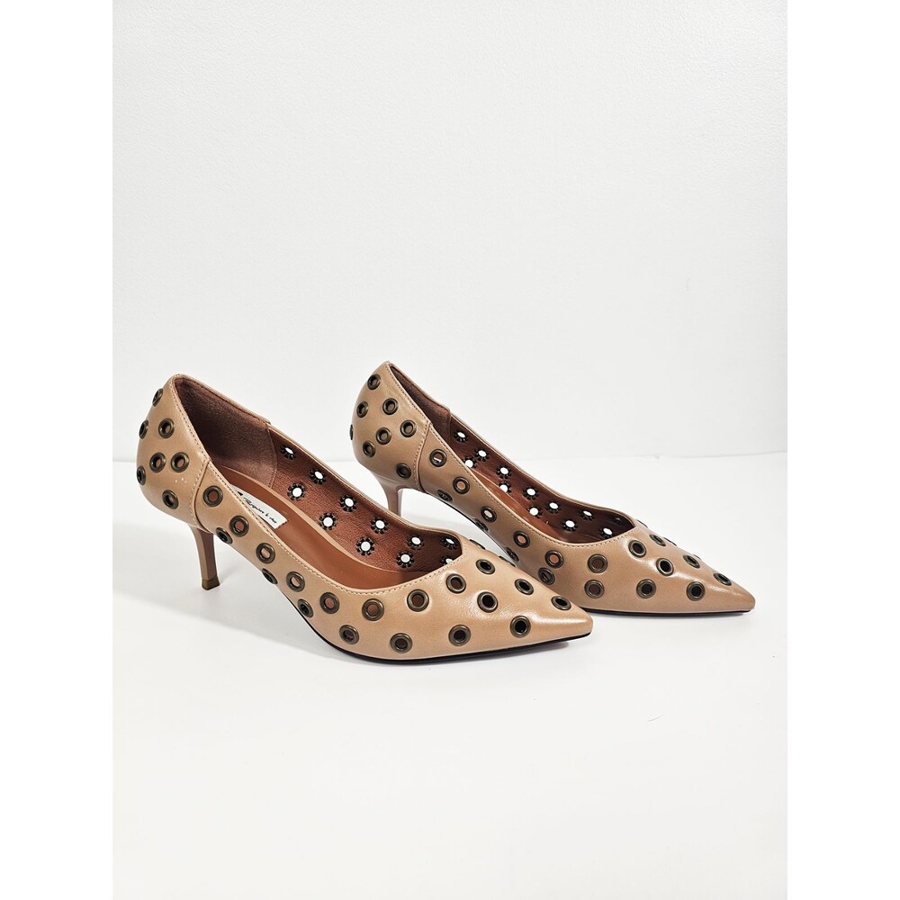 Osso Boutique Leather Tan Grommet Size 5.5/6 (225/1.5) Pointed Toe Heels